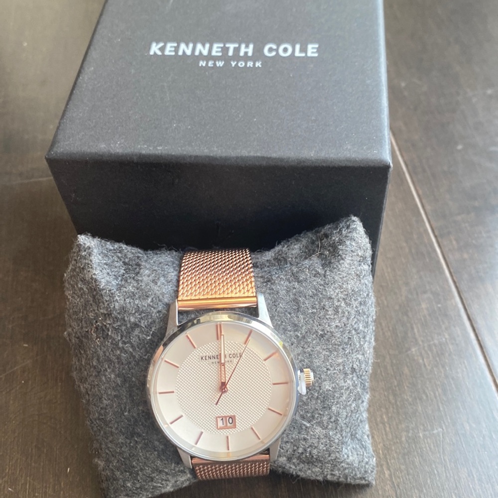NWT Kenneth Cole big dial watch, rose gold finish